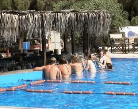 Surfing Huts Hostel Santa Maria (Paros)